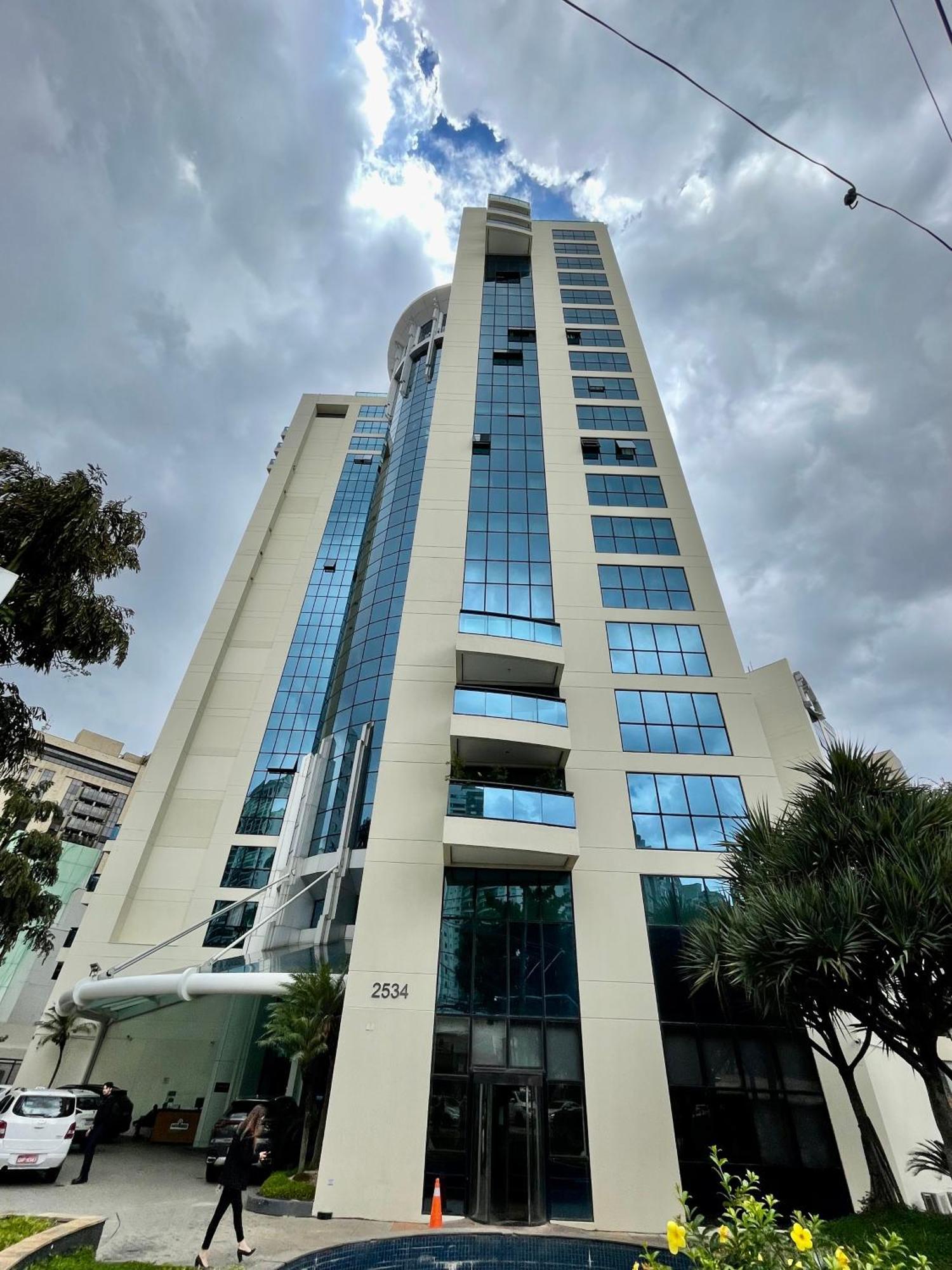 Apartamento Flat Executivo No Mel. Ibirapuera Com Piscina, Vaga E Limpeza